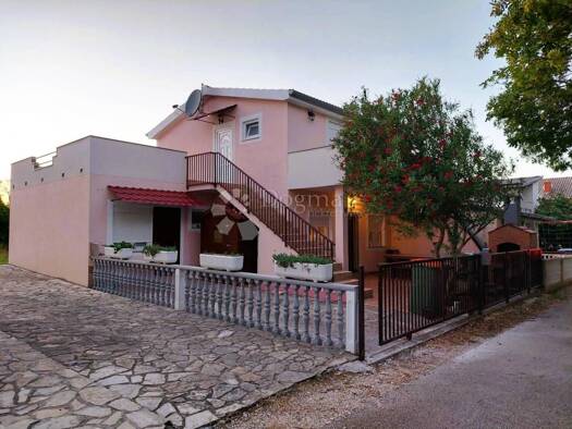 Mehrfamilienhaus zum Kauf 232.000 € 6 Zimmer 116 m² Gornji Karin, Obrovac Benkovac 23420