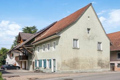 Doppelhaushälfte zum Kauf 295.000 € 6 Zimmer 126 m² 880 m² Grundstück Grießen Klettgau / Grießen 79771