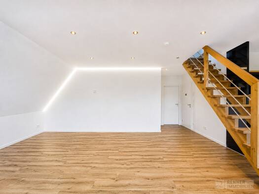 Wohnung zur Miete 1.250 € 2 Zimmer 87,8 m² 1. Geschoss Rückersdorf Rückersdorf 90607