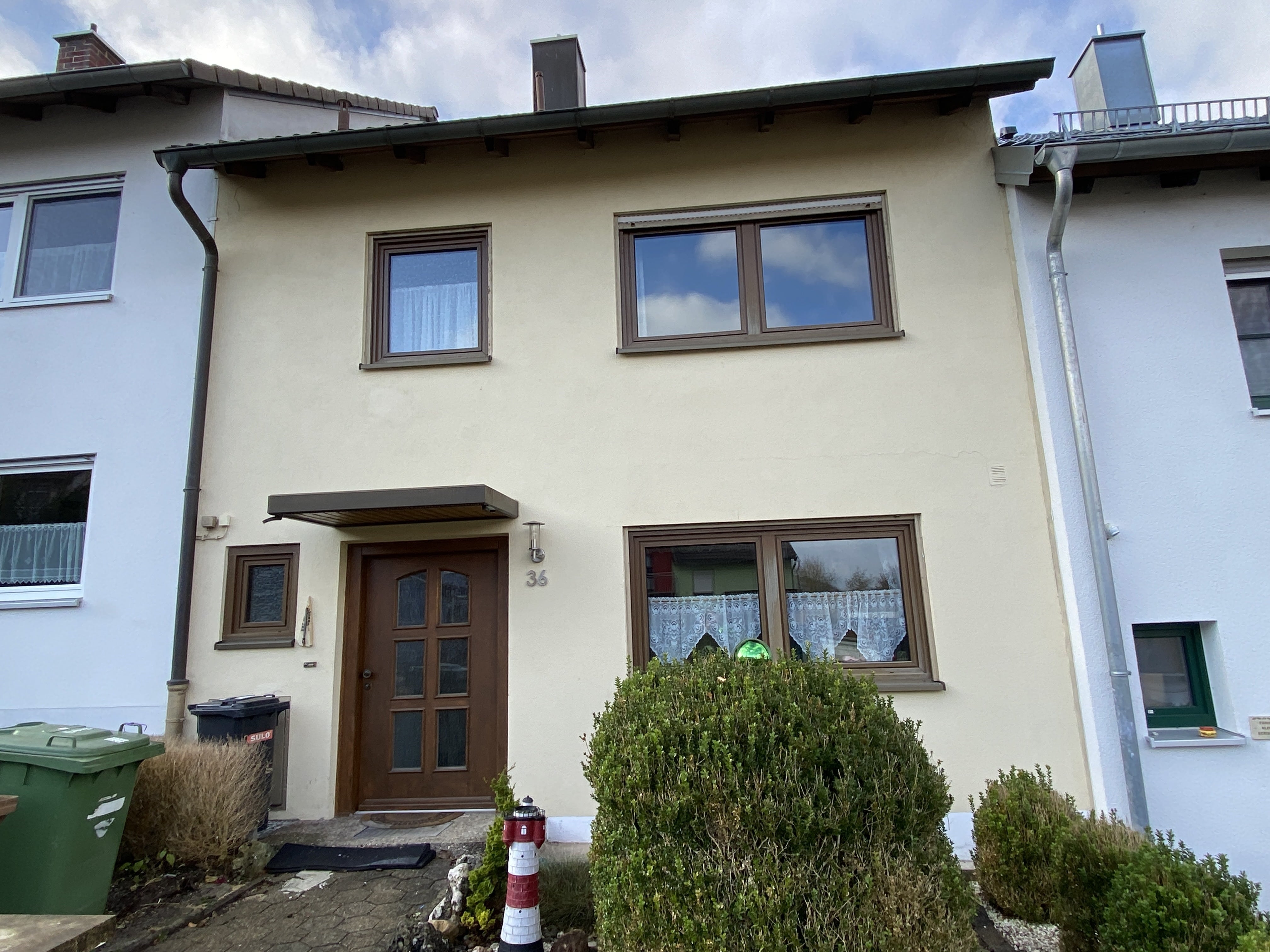 Reihenmittelhaus zum Kauf 270.000 € 5 Zimmer 98 m²<br/>Wohnfläche 549 m²<br/>Grundstück Treuchtlingen Treuchtlingen 91757