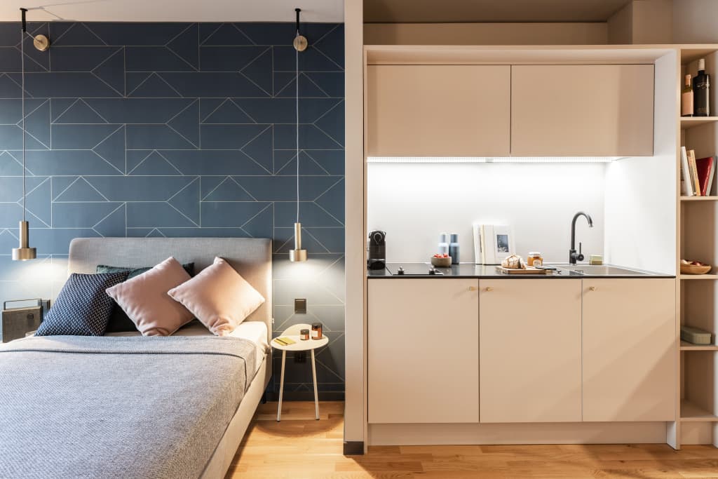 Wohnung zur Miete Wohnen auf Zeit 2.243 € 1 Zimmer 29 m²<br/>Wohnfläche 11.02.2025<br/>Verfügbarkeit Amelia-Mary-Earhart-Str. Flughafen Frankfurt am Main 60549