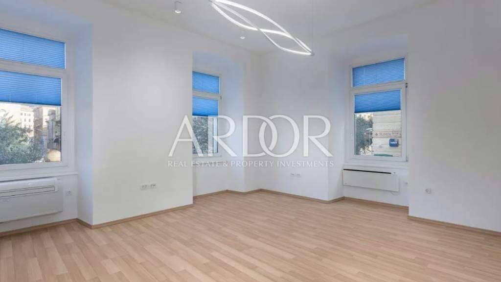 Büro zur Miete 2.000 € 4 Zimmer Centar, Rijeka Susak