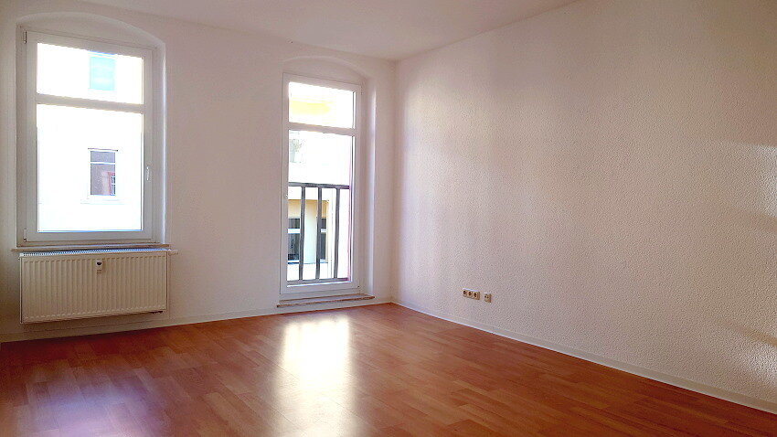 Wohnung zur Miete 410 € 3 Zimmer 74 m²<br/>Wohnfläche 2.<br/>Geschoss ab sofort<br/>Verfügbarkeit F.-Engels-Straße Innenstadt Riesa 01587