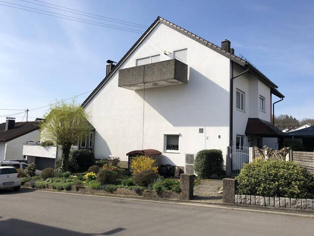 Doppelhaushälfte zum Kauf provisionsfrei 685.000 € 8 Zimmer 174 m² 349 m² Grundstück frei ab 01.01.2027 Hauffstrasse 2 Affalterbach 71563