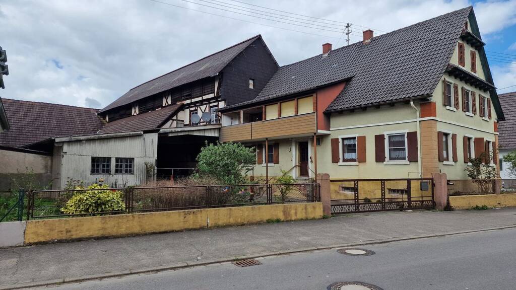 Haus zum Kauf 520.000 € 8 Zimmer 268 m² 1.590 m² Grundstück Offenburger Straße 11 Dundenheim Neuried 77743