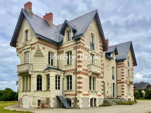 Schloss zum Kauf 852.000 € 20 Zimmer 760 m² 100.000 m² Grundstück Ombrée d'Anjou 49420