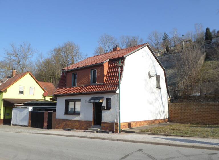 Haus zum Kauf 125.000 € 4 Zimmer 125 m²<br/>Wohnfläche 489 m²<br/>Grundstück Buchaer Straße Könitz Unterwellenborn 07333