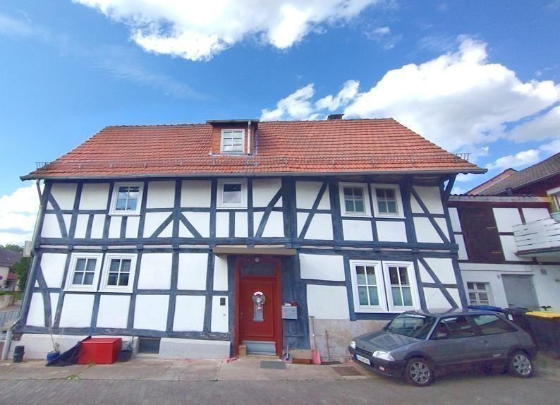 Einfamilienhaus zum Kauf 125.000 € 11 Zimmer 288 m²<br/>Wohnfläche 456 m²<br/>Grundstück Eschwege Eschwege 37269