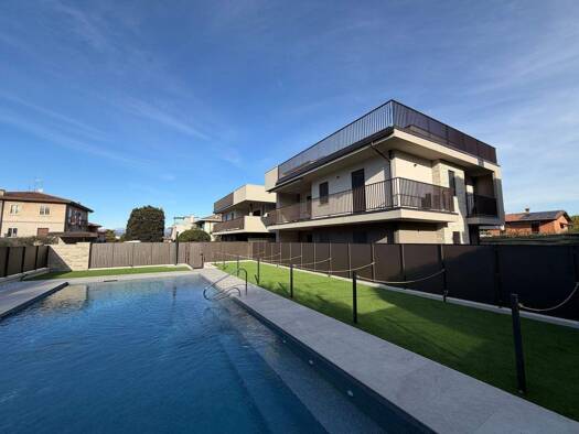 Wohnung zum Kauf 735.000 € 3 Zimmer 136 m² frei ab sofort Vicolo Casara LAZISE 37017