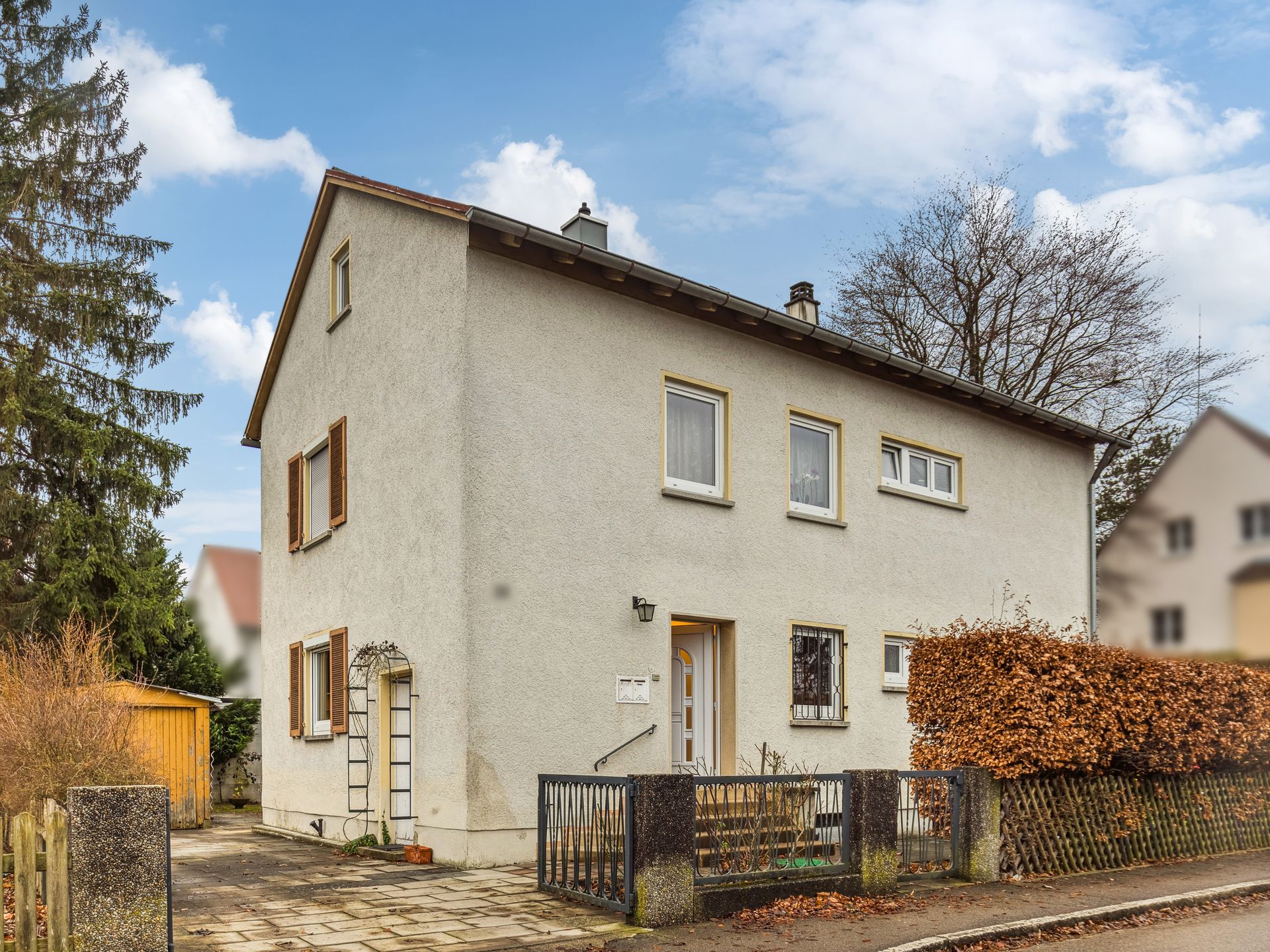 Mehrfamilienhaus zum Kauf 389.000 € 6 Zimmer 140 m²<br/>Wohnfläche 540 m²<br/>Grundstück ab sofort<br/>Verfügbarkeit Dietenheim Dietenheim 89165