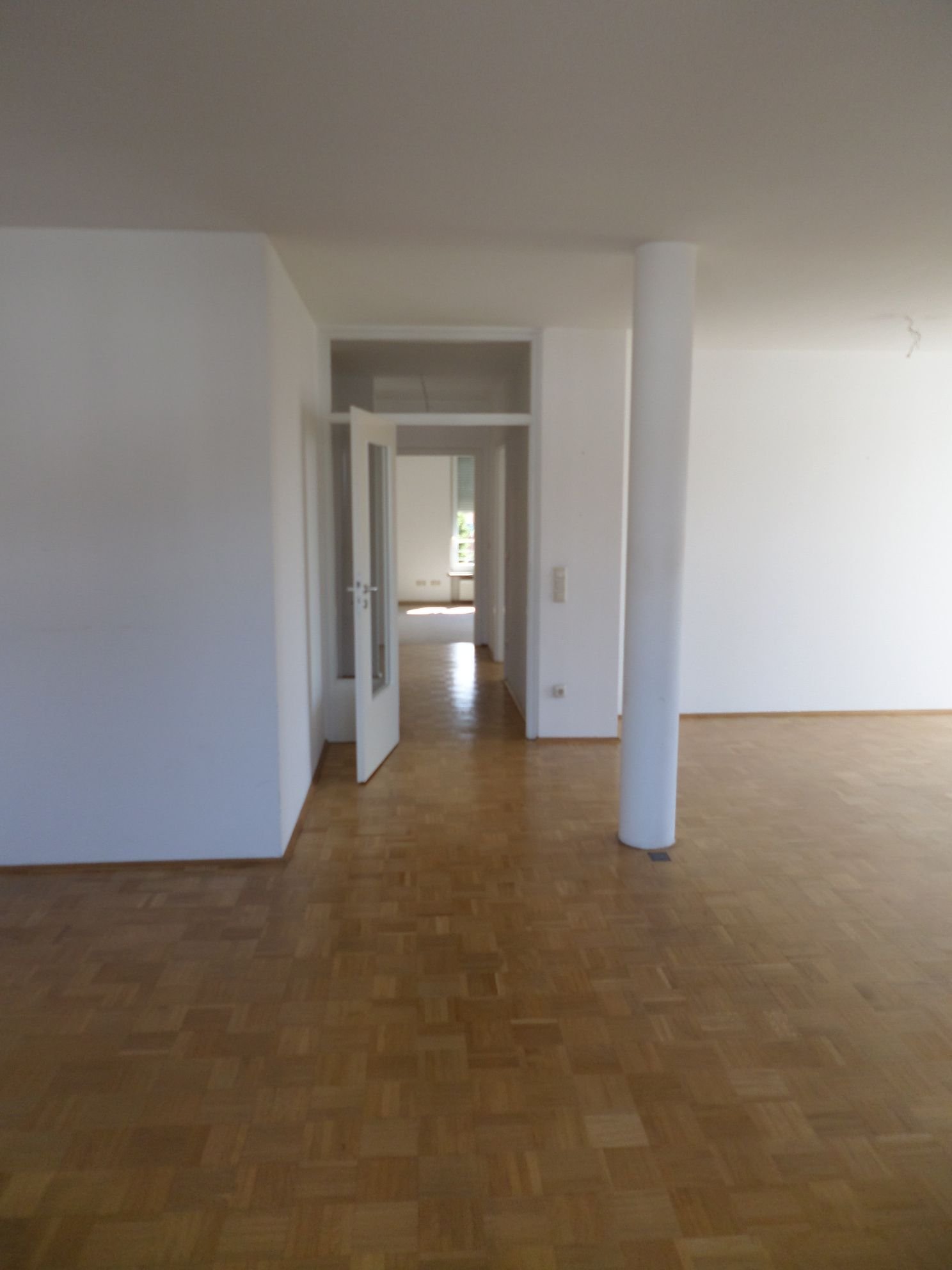 Wohnung zur Miete 1.360 € 4 Zimmer 141 m²<br/>Wohnfläche 1.<br/>Geschoss 01.10.2024<br/>Verfügbarkeit Domberg Bamberg 96047