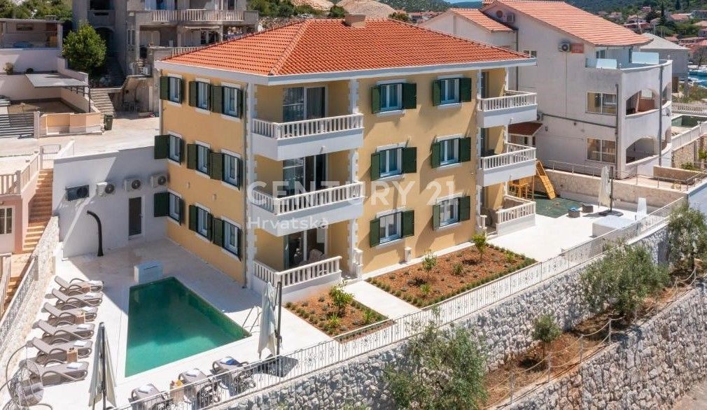 Haus zum Kauf 1.999.999 € 12 Zimmer 400 m²<br/>Wohnfläche 500 m²<br/>Grundstück Trogir 21220