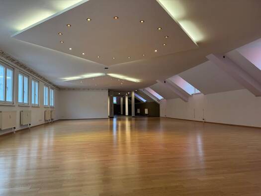 Bürofläche zur Miete provisionsfrei 8 € 275 m² Bürofläche teilbar ab 275 m² Gotha 99867