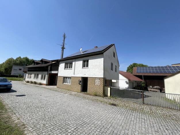 Einfamilienhaus zum Kauf 79.000 € 8 Zimmer 162,2 m² 80 m² Grundstück Osterhofen 94486