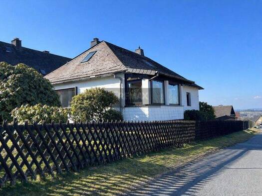 Bungalow zum Kauf 144.500 € 6 Zimmer 120,2 m² 829 m² Grundstück Zell Zell im Fichtelgebirge 95239