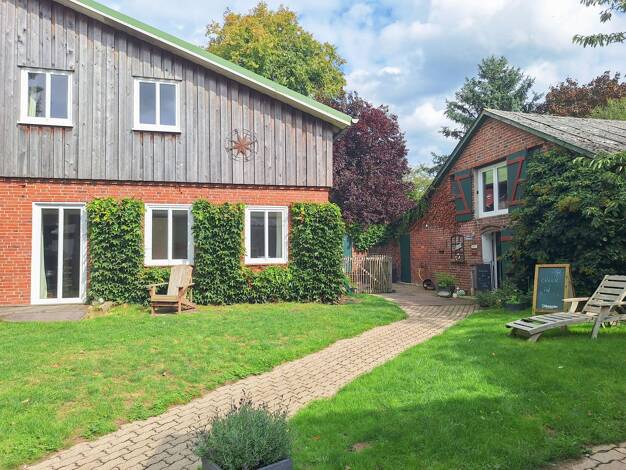 Haus zum Kauf 1.100.000 € 16 Zimmer 571 m² 40.346 m² Grundstück Sankt Michaelisdonn 25693