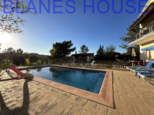 Villa zum Kauf 595.000 € 4 Zimmer 315 m² 890 m² Grundstück Rafael Alberti 62 Lloret de Mar 17310