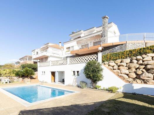 Einfamilienhaus zum Kauf - Erstbezug provisionsfrei 800.000 € 9 Zimmer 340 m² 951 m² Grundstück Canet de Mar 08360
