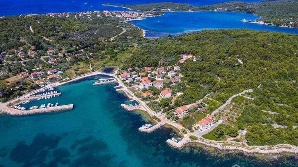 Land-/Forstwirtschaft zum Kauf 650.000 € Pasman