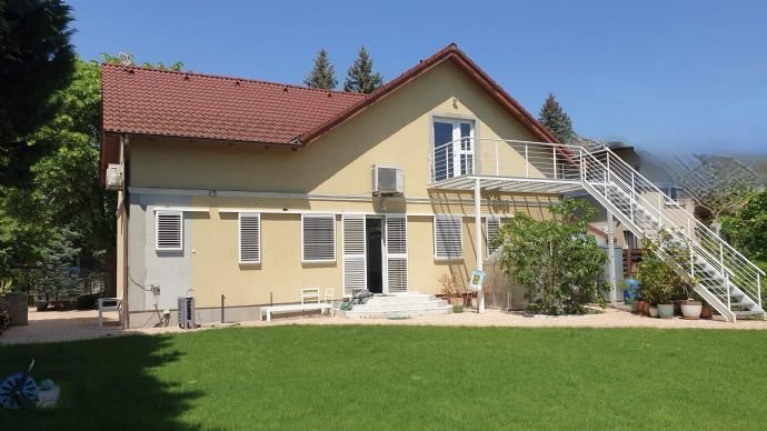 Mehrfamilienhaus zum Kauf provisionsfrei 537.000 € 8 Zimmer 189 m²<br/>Wohnfläche 867 m²<br/>Grundstück Siófok 8600