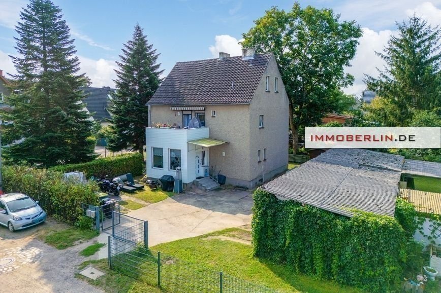 Mehrfamilienhaus zum Kauf 465.000 € 6 Zimmer 145 m²<br/>Wohnfläche 909 m²<br/>Grundstück Staaken Berlin 13591