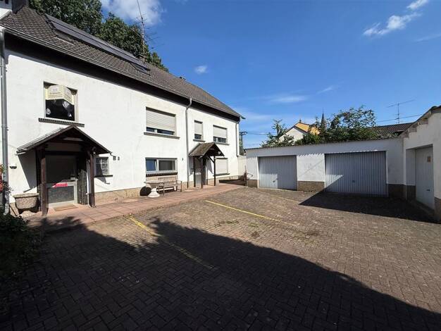 Mehrfamilienhaus zum Kauf 268.000 € 9 Zimmer 262,4 m² 2.249 m² Grundstück frei ab sofort Nalbach 66809