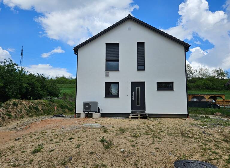 Einfamilienhaus zum Kauf 435.000 € 5 Zimmer 126 m²<br/>Wohnfläche 866 m²<br/>Grundstück Apfelbach Eschenbach in der Oberpfalz 92676