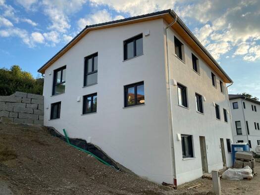 Doppelhaushälfte zur Miete - Erstbezug 2.300 € 6 Zimmer 170,6 m² 476 m² Grundstück frei ab 01.01.2026 Wartenberg 85456