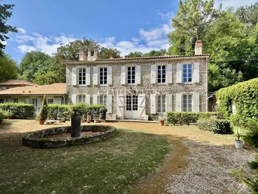 Haus zum Kauf 945.000 € 365 m² 14.922 m² Grundstück Arvert 17530