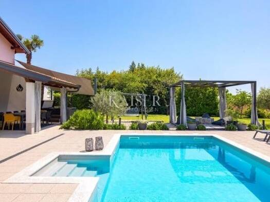 Haus zur Miete 3.300 € 5 Zimmer 220 m² Pobri, Opatija - Okolica Pobri