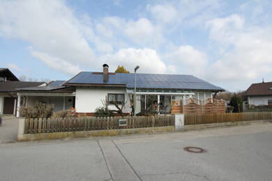 Bungalow zum Kauf 399.999 € 5 Zimmer 145,8 m² 686 m² Grundstück Adldorf Eichendorf 94428