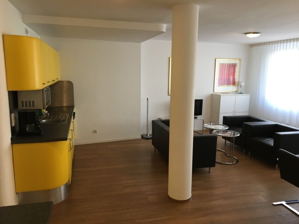 Wohnung zur Miete Wohnen auf Zeit 2.390 € 3 Zimmer 70 m²<br/>Wohnfläche 16.02.2025<br/>Verfügbarkeit Badensche Straße Schöneberg Berlin 10715