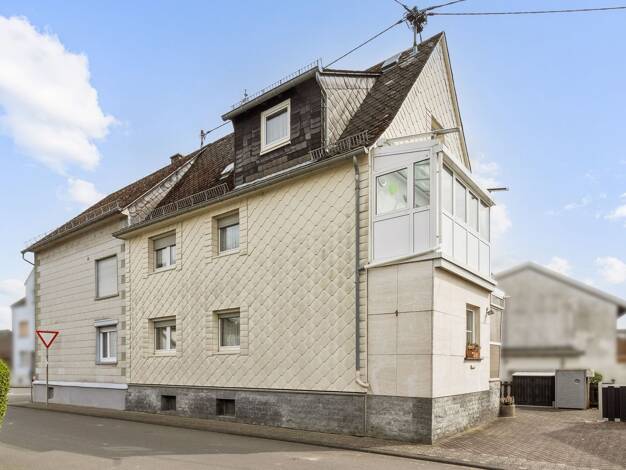 Einfamilienhaus zum Kauf 149.000 € 4 Zimmer 119 m² 430 m² Grundstück frei ab sofort Langenscheid 65558
