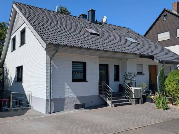 Doppelhaushälfte zum Kauf provisionsfrei 785.000 € 6 Zimmer 170 m² 259 m² Grundstück frei ab 01.02.2027 Wallau Hofheim am Taunus 65719