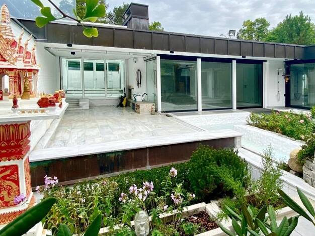 Einfamilienhaus zum Kauf 1.500.000 € 13 Zimmer 421 m² 636 m² Grundstück Am Wald Taufkirchen 82024