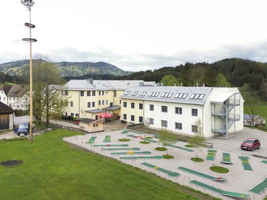 Hotel zum Kauf 47 Zimmer 8.795 m² Grundstück Rohr im Gebirge 2 Rohr im Gebirge 2663