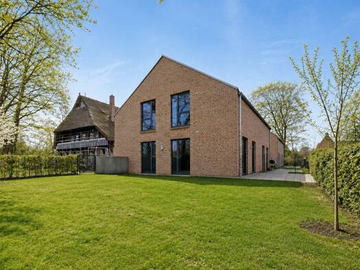 Doppelhaushälfte zur Miete - Erstbezug 2.750 € 4 Zimmer 189,3 m² 300 m² Grundstück frei ab 01.09.2026 Bergstedt Wandsbek 22395