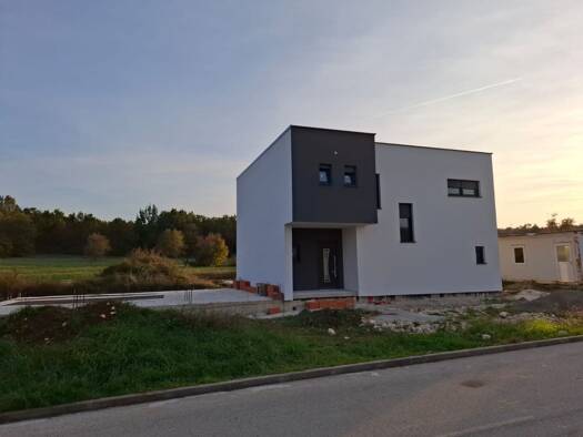 Doppelhaushälfte zum Kauf - Erstbezug provisionsfrei 4 Zimmer 171,5 m² 628 m² Grundstück Labin 52220
