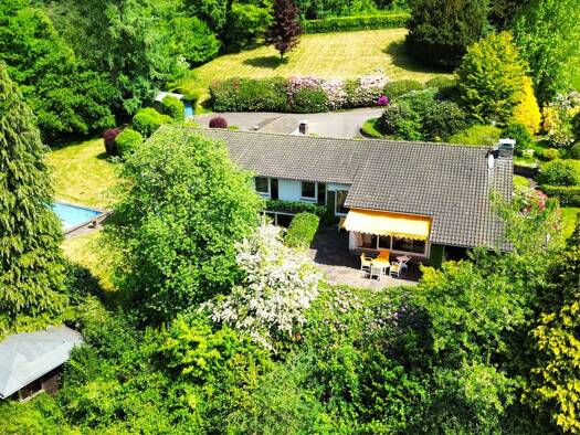 Bungalow zum Kauf 849.000 € 10 Zimmer 259 m² 7.295 m² Grundstück Gummersbach / Derschlag 51645