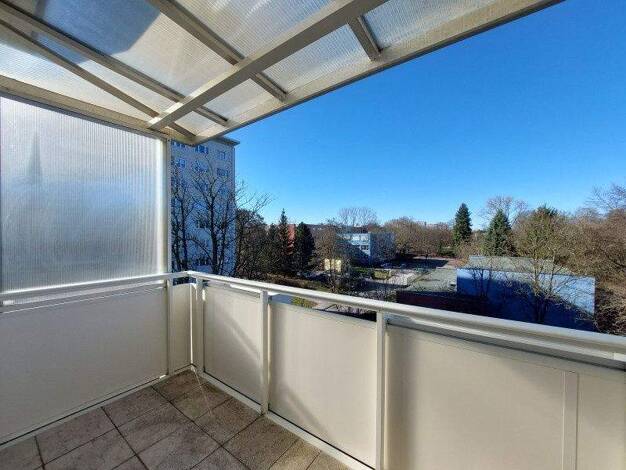 Wohnung zur Miete 296 € 2 Zimmer 49,3 m² 4. Geschoss frei ab 23.03.2026 C.-von-Ossietzky-Str. 175 Gablenz Chemnitz 09127