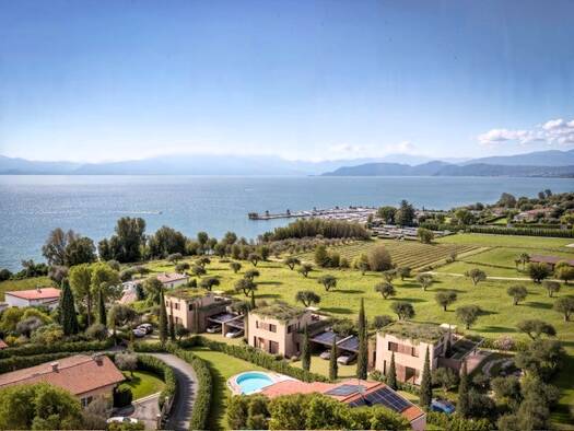 Haus zum Kauf - Erstbezug 2.675.000 € 5 Zimmer 270 m² 300 m² Grundstück frei ab sofort via Riare Lazise