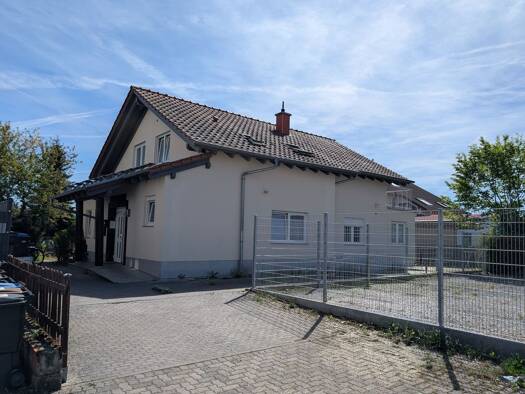 Einfamilienhaus zum Kauf 399.000 € 12,5 Zimmer 321 m² 635 m² Grundstück frei ab sofort Pfützenäcker 11 Erlenbach Erlenbach a.Main 63906