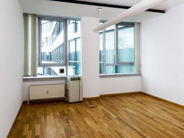 Bürofläche zur Miete provisionsfrei 510 € 30 m² Bürofläche Deckerstraße Bad Cannstatt Bad Cannstatt 70372