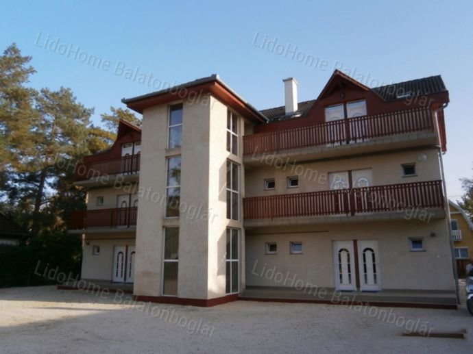 Hotel zum Kauf 1.792.000 € 491 m²<br/>Gastrofläche 1.471 m²<br/>Grundstück Balatonlelle 8636