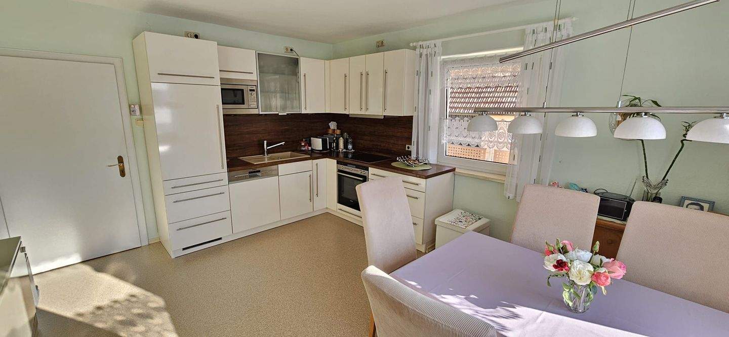 Immobilie in Kümmersbruck - Platz für die ganze Familie - gepflegtes Einfamilienhaus mit sehr großem Grundstück und Nebengebäude - Bild 3