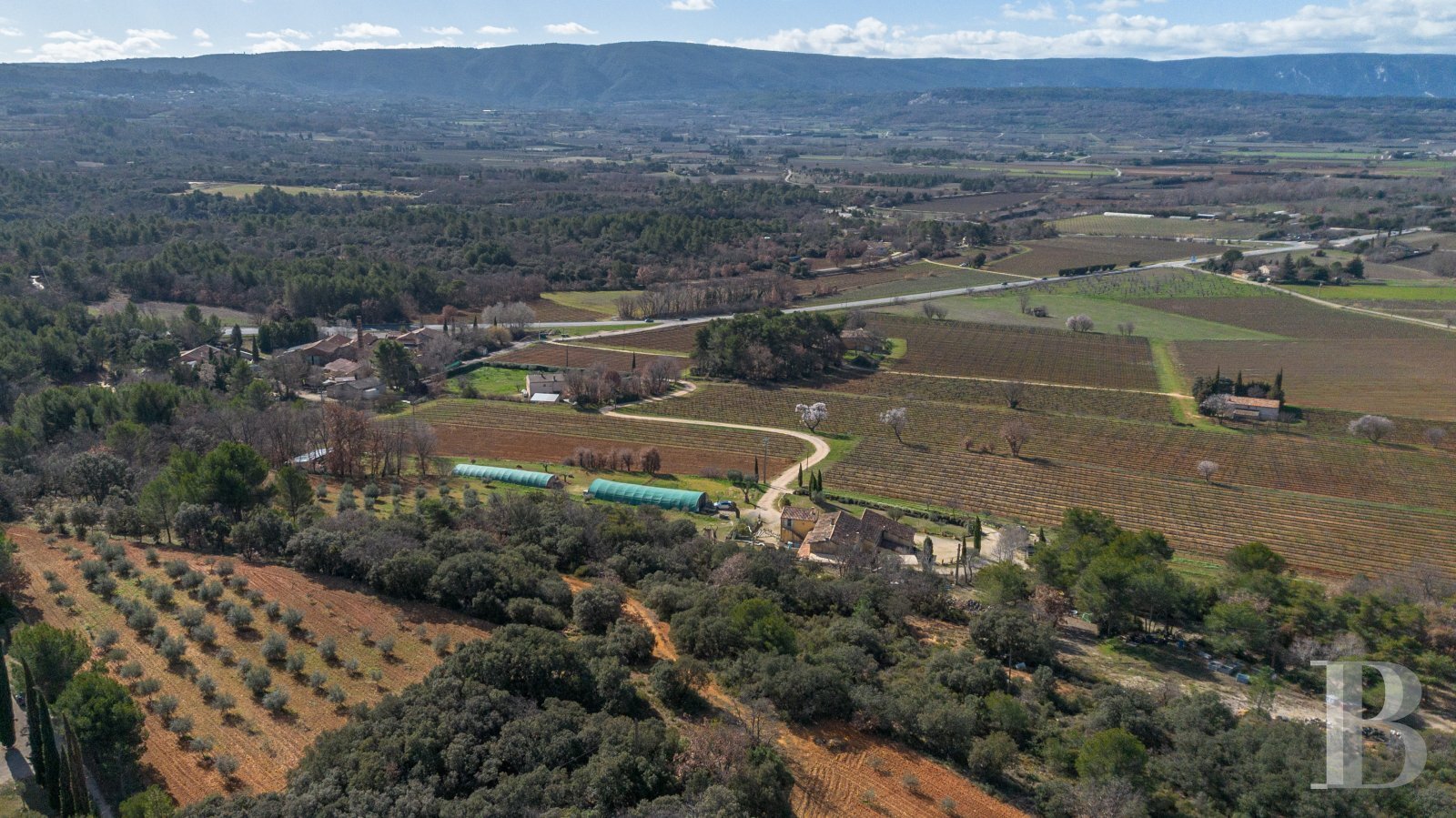 Land-/Forstwirtschaft zum Kauf 1.580.000 € 34.790 m²<br/>Grundstück Centre Roussillon 84220