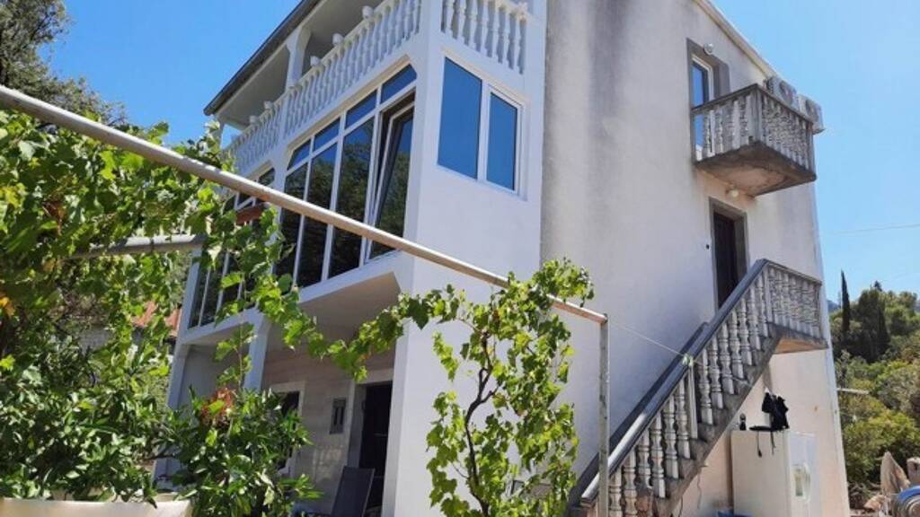 Einfamilienhaus zum Kauf 580.000 € 7 Zimmer 245 m² 560 m² Grundstück Ston 20230