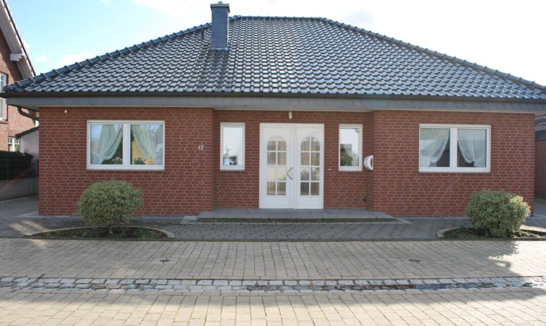 Bungalow zur Miete 1.800 € 4 Zimmer 144 m²<br/>Wohnfläche 640 m²<br/>Grundstück 01.02.2025<br/>Verfügbarkeit Vogelsang 15 Holz / Neu Jüchen 41363