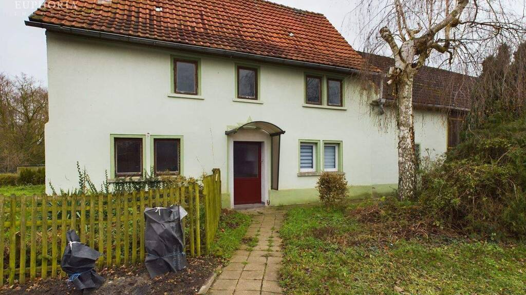 Einfamilienhaus zum Kauf 95.000 € 8 Zimmer 160 m² 1.354 m² Grundstück frei ab sofort Vippachedelhausen Am Ettersberg 99439