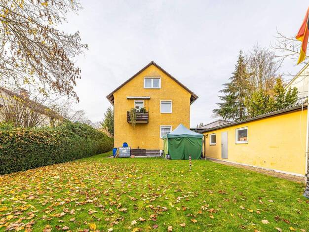 Mehrfamilienhaus zum Kauf 260.000 € 6 Zimmer 160 m² 611 m² Grundstück Rehbühl Weiden in der Oberpfalz 92637